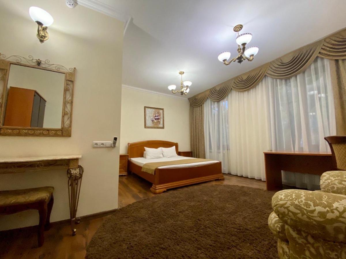 Boomerang Business Hotel Odessa Eksteriør billede