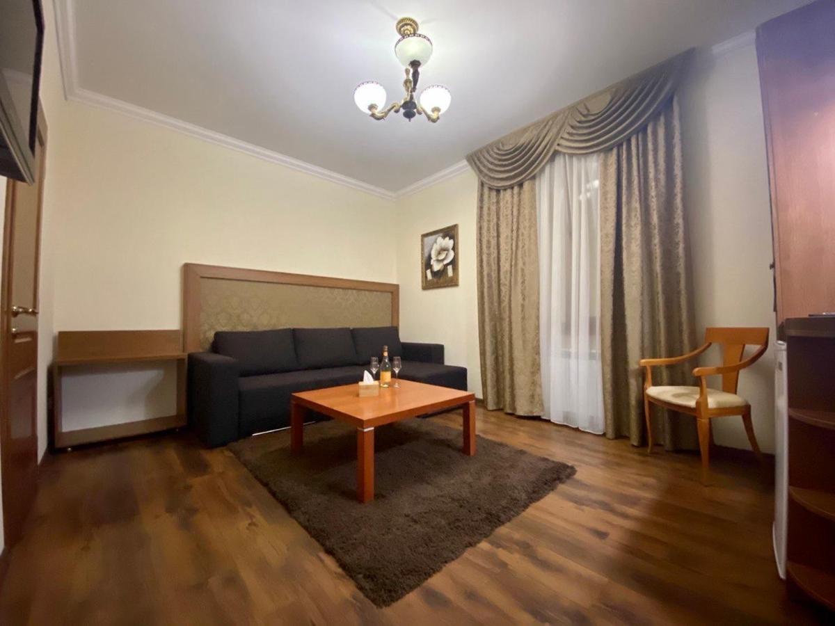 Boomerang Business Hotel Odessa Eksteriør billede